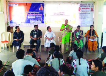 कोविड योद्धे, जवानांसाठी पंधरा हजार राख्या; ऋणानुबंध उपक्रमातून निर्मिती