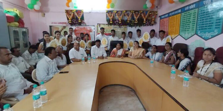 खानावले ग्रा.पं.कडून गुणवंत विद्यार्थ्यांचा सत्कार