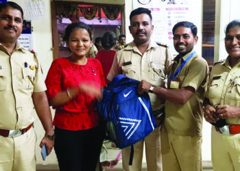 रिक्षाचालकाचा प्रामाणिकपणा बक्षीसही नाकारले