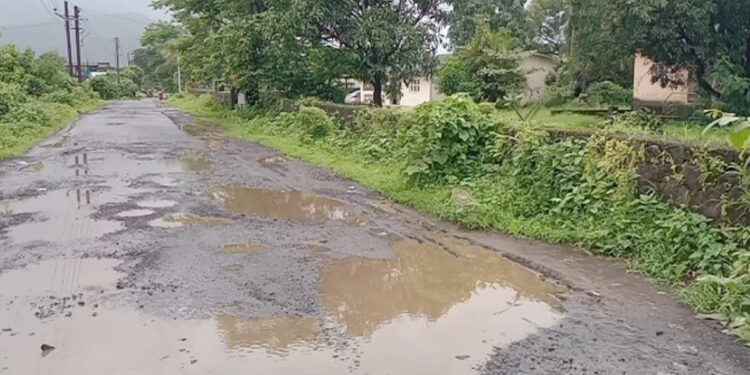 मुख्यमंत्री ग्रामसडक योजनेची परवड