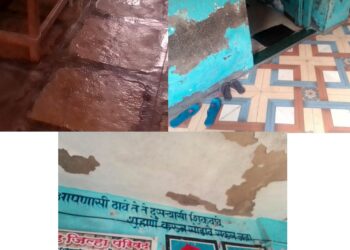 गळक्या शाळेत मुली गिरवताहेत धडे