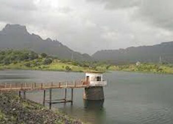 प्रशासनाच्या नियमांना विचारतंय कोण?