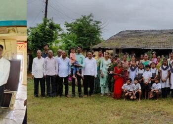 वारक शाळेला स्मार्ट टीव्ही, समाजसुधारकांच्या प्रतिमा भेट