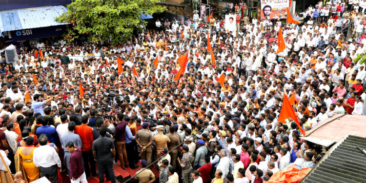 अलिबागच्या गद्दाराला शिवसेनेत जागा नको; संवादयात्रेत एकमुखी मागणी