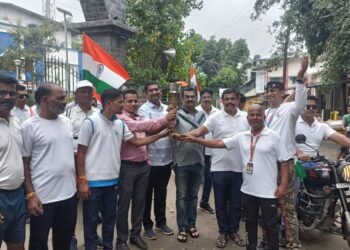 अलिबाग ते खोपोली मशाल दौडला उदंड प्रतिसाद