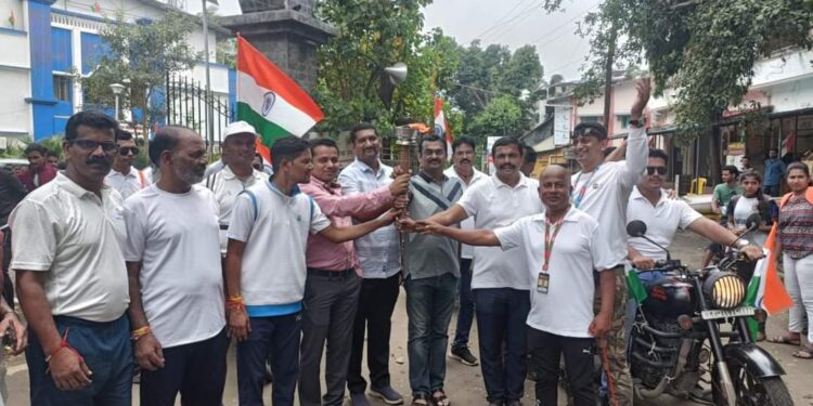 अलिबाग ते खोपोली मशाल दौडला उदंड प्रतिसाद