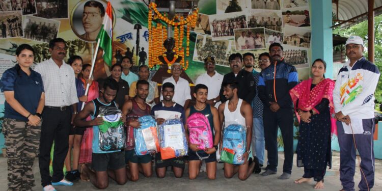 स्वातंत्र्याच्या अमृत महोत्सवांतर्गत “घरोघरी तिरंगा” अभियान संपन्न