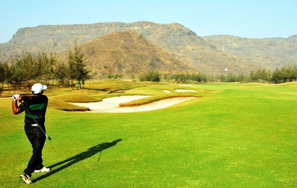 परवानगीशिवाय गोल्फ कोर्सचे नूतनीकरण