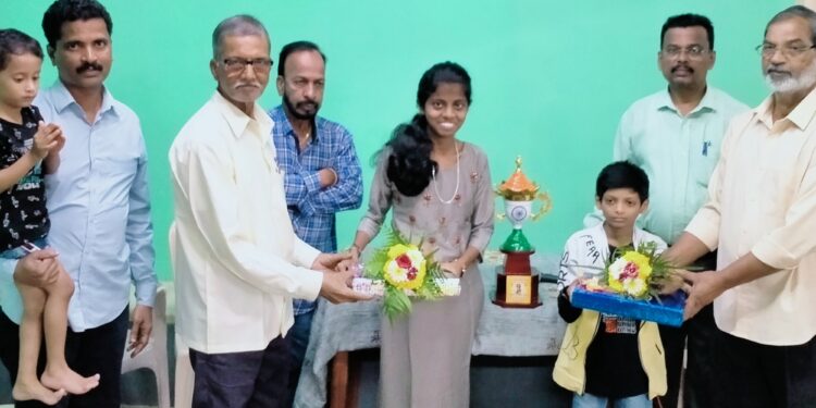 पाच थरावर सलामी देणार्‍या गोविंदाचा सत्कार