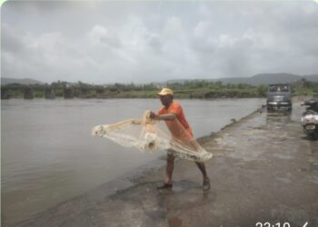 ग्रामीण भागात मासेमारीला सुगीचे दिवस