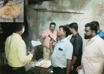 बेकरीची दरमहा तपासणी करावी