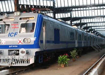 उपनगरीय रेल्वेच्या वेळापत्रकाला धक्का लावू नये