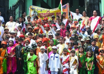 पेणमध्ये वेशभूषा स्पर्धेला प्रतिसाद