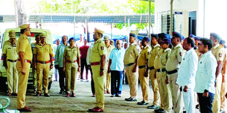 पनवेल पोलिसांचे सामूहिक राष्ट्रगीत गायन