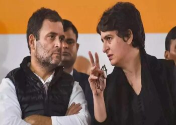 राहुल गांधीसह प्रियंका गांधी पोलिसांच्या ताब्यात