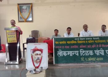 नांदगाव विद्यालयात वक्तृत्व स्पर्धा