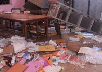 धक्कादायक! शाळेत माथेफिरूचा धिंगाणा;15 लाखांचे नुकसान