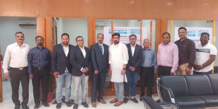 आंतरराष्ट्रीय दर्जाचे कॉर्पोरेट क्लिनिक रुग्णसेवेत रुजू