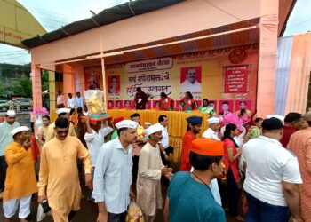 कर्जतमध्ये गौरी गणपतींना भावपूर्ण निरोप