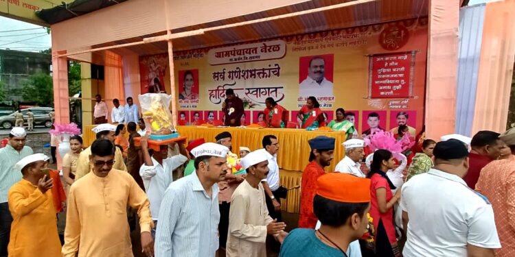 कर्जतमध्ये गौरी गणपतींना भावपूर्ण निरोप