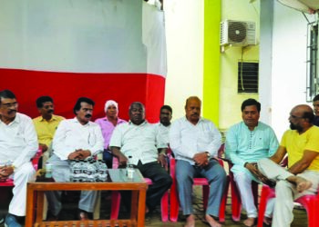 आ. जयंत पाटील यांच्याकडून फडके कुटुंबियांचे सांत्वन