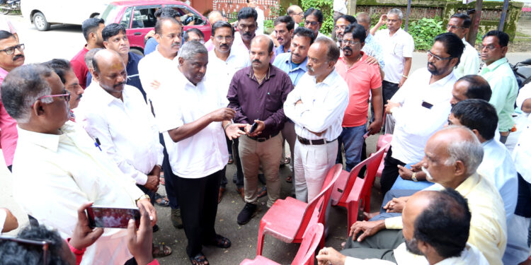 अधिसंख्य निवृत्त कर्मचार्‍यांचे प्रश्‍न विधीमंडळातून सोडवणार-आ.जयंत पाटील