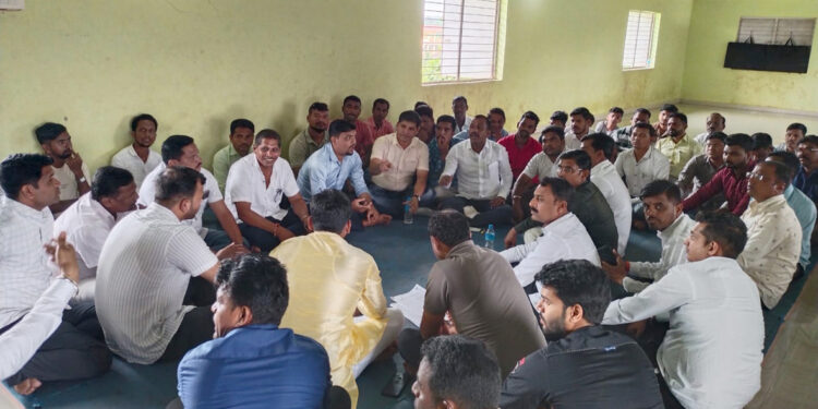 पाणीटंचाई मिटविण्यासाठी ग्रामस्थ एकवटले