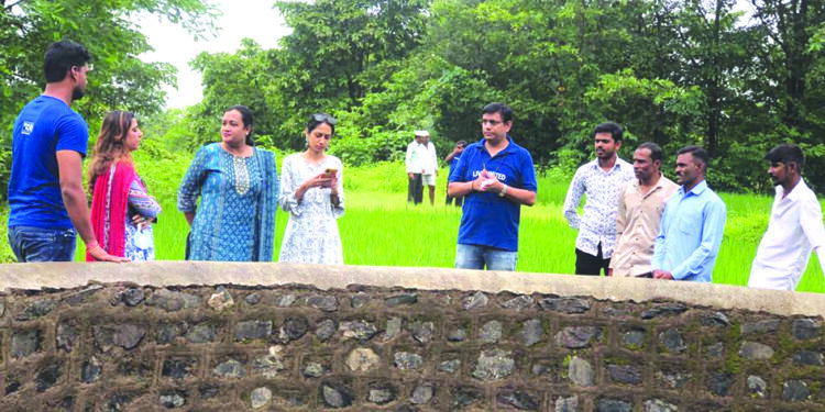 शेतकर्‍यांना शेतीविषयक मार्गदर्शन