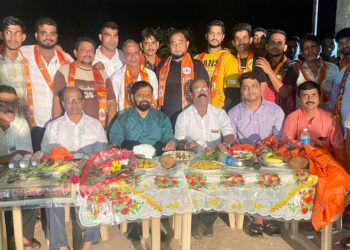 किंजळोली मोहल्ल्यातील काँग्रेस कार्यकर्त्यांचा शिंदे गटामध्ये प्रवेश