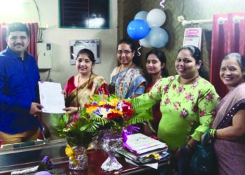 रस्ते आणि गटारांची कामे पूर्ण करा