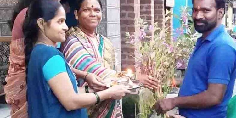 गौराईच्या आगमनाची घरोघरी लगबग