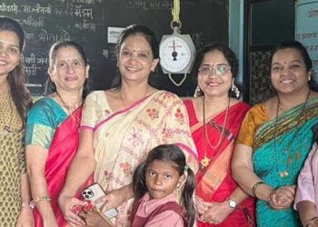 अंगणवाडीतील बालकांना खाऊ वाटप