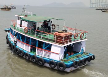 भाऊच्या धक्क्यावर प्रवाशांची गैरसोय