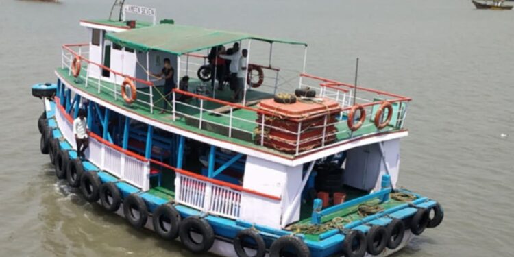 भाऊच्या धक्क्यावर प्रवाशांची गैरसोय