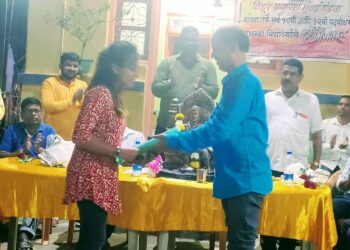 विहूर येथे विद्यार्थ्यांचा गुणगौरव