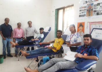 वाजेकर महाविद्यालयात रक्तदान शिबीर संपन्न