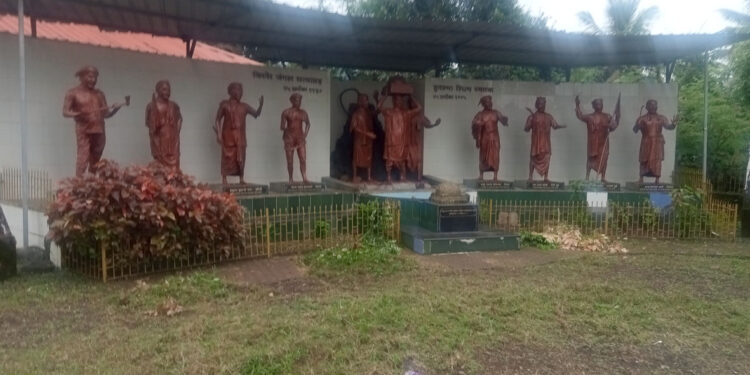 शौर्यभूमीत जंगल सत्याग्रहातील हुतात्म्यांना अभिवादन