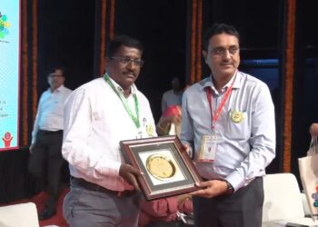 धुतुम ग्रामपंचायतीचा केंद्राकडून गौरव