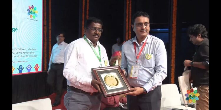 धुतुम ग्रामपंचायतीचा केंद्राकडून गौरव