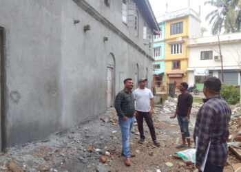 शाळेच्या इमारतीची पाहणी