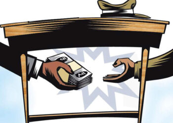 बदलीसाठी लाच घेणारा पोलीस अधिकारी अटकेत