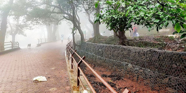 संरक्षक भिंतींमुळे माथेरानचे रस्ते मजबूत