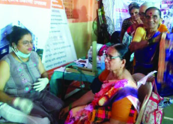 लायन्स क्लबच्यावतीने डोळे तपासणी शिबीर