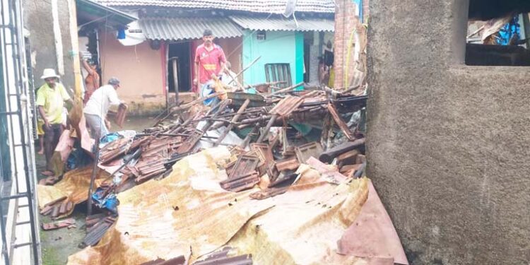 इलेक्ट्रॉनिक वस्तूंना पावसाचा फटका