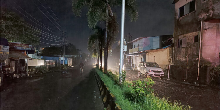 पेण-अंतोरा मार्गावर अंधार