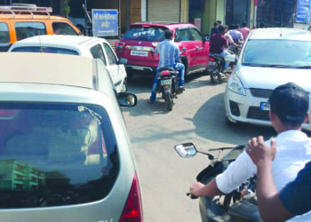 वाहतूक कोंडींने रायगडच्या पर्यटनाला ब्रेक