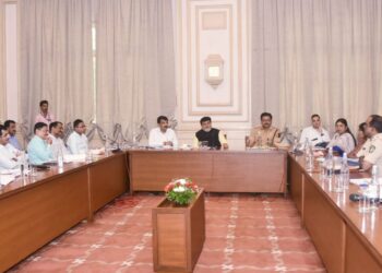 जिल्ह्याचा कारभार मलबार हिलवरुन