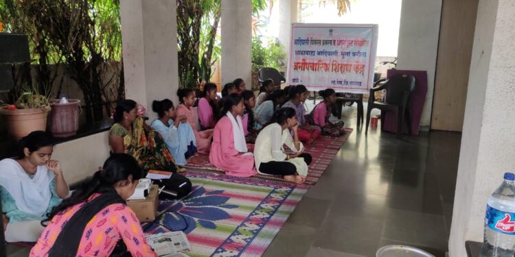 शाळाबाह्य मुलींच्या आयुष्यात शिक्षणाचा ‘अंकुर’