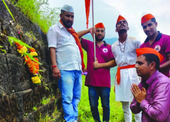 भिवगड किल्ल्यावर शस्त्र पूजन आणि मिरवणूक