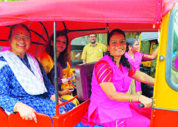 ‘ती’च्या हाती ‘अबोली’चे स्टेअरिंग